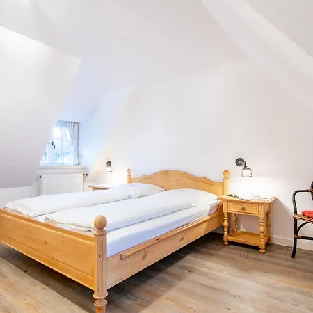 Friesenhaus Kaeptn Hahn Hausteil 03 Westerland